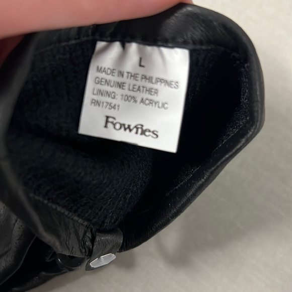 Black Leather Gloves - Picture 4 of 4